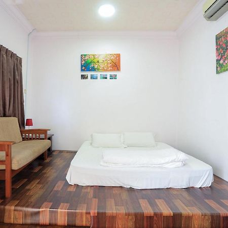 Oyo Home 90229, 3 Little Birds Homestay 4Bhk Malacca Exterior photo